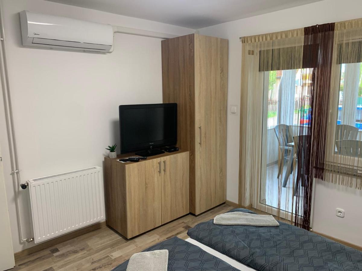 Komo Apartment Bük Exteriör bild