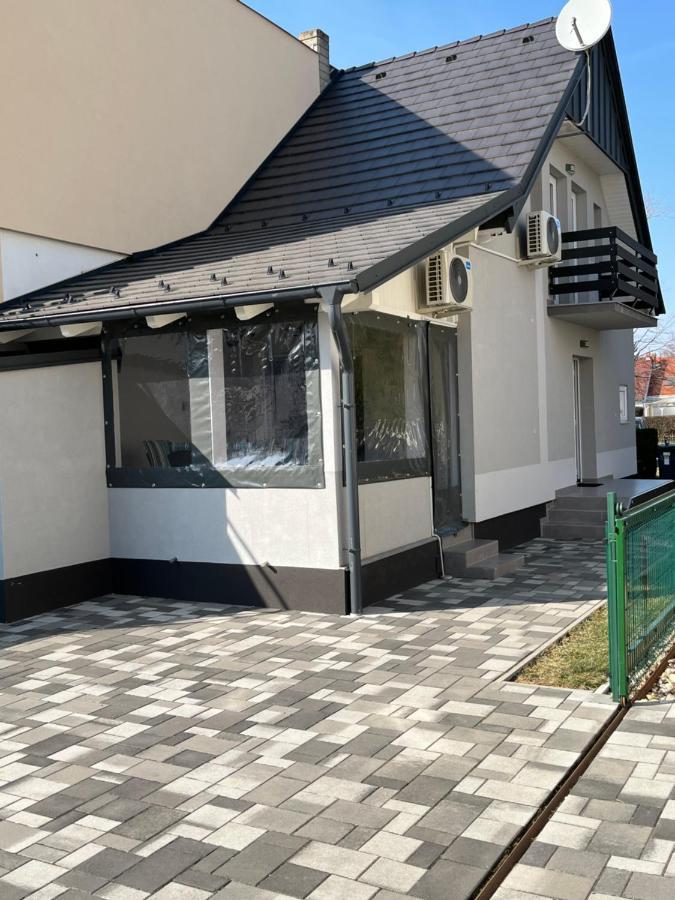 Komo Apartment Bük Exteriör bild