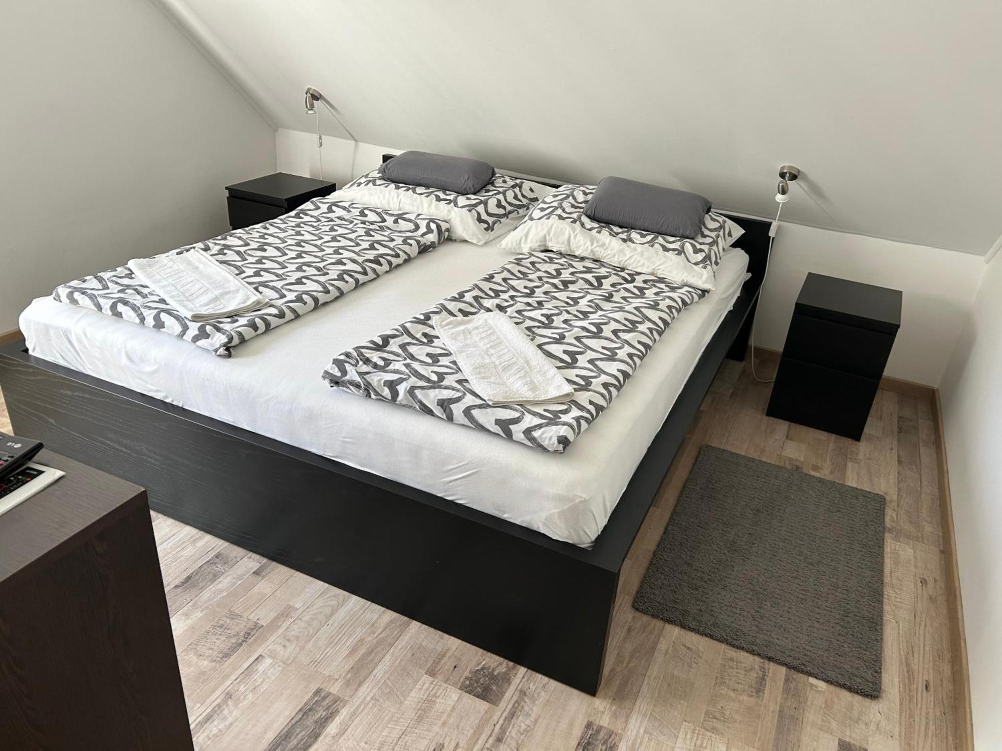 Komo Apartment Bük Exteriör bild